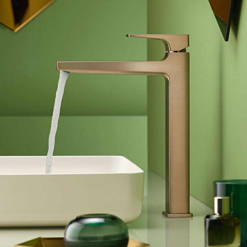 Высокий смеситель для. Смеситель Hansgrohe Metropol 32512140. Смеситель для раковины Hansgrohe Metropol. Хансгрое Метрополь смеситель для раковины. Metropol Hansgrohe бронза.