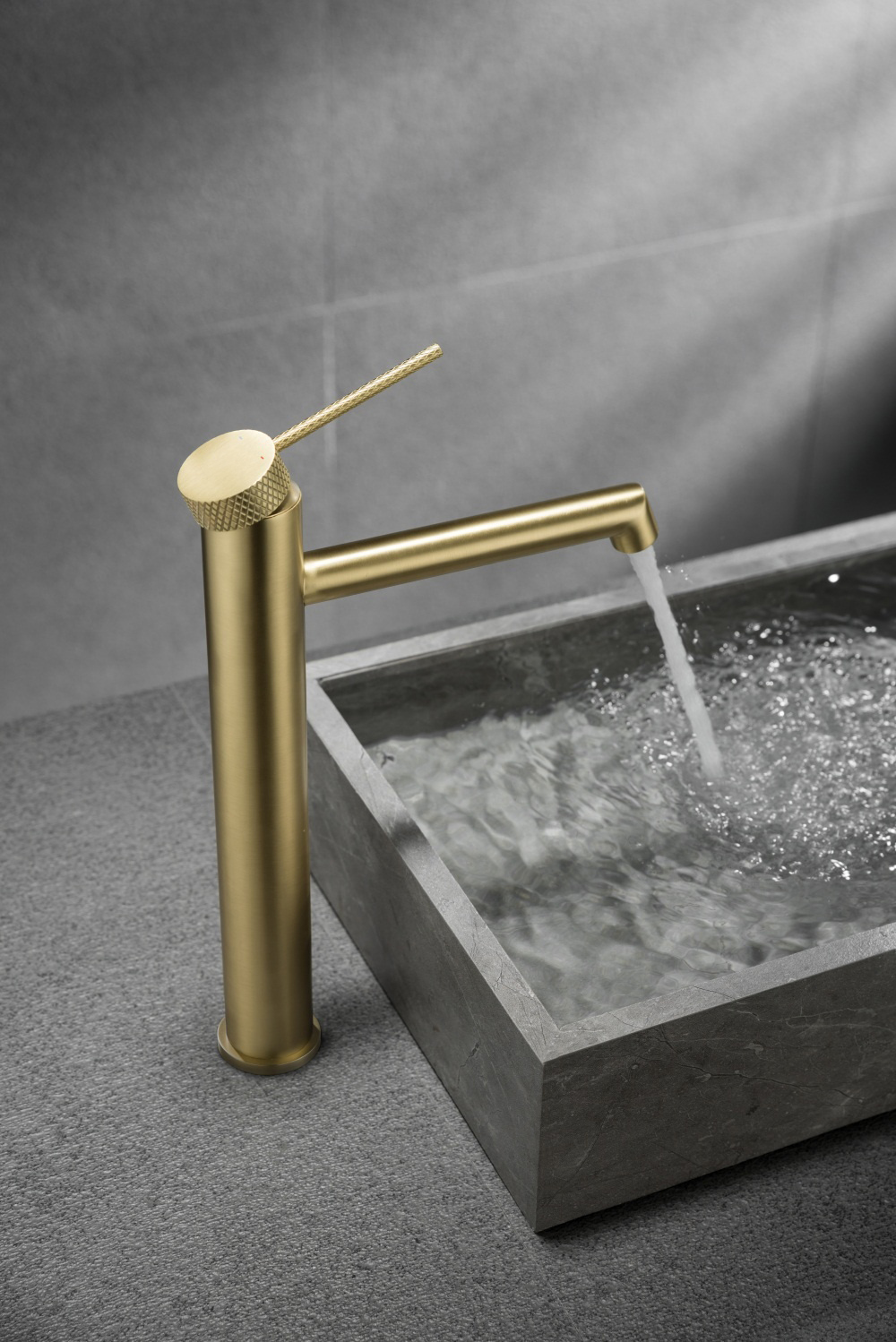 Смеситель для раковины Vincea Rim VBF-2RM2BG золото матовое