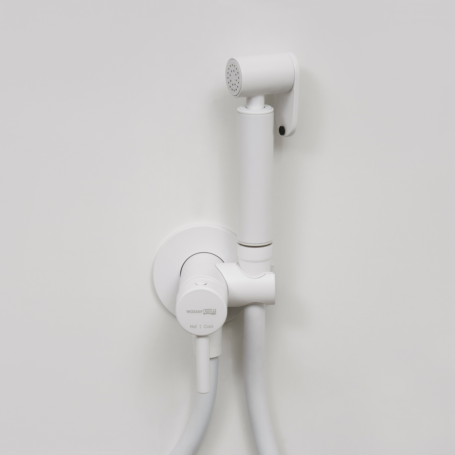 Гигиенический душ со смесителем WasserKraft A70538 белый матовый