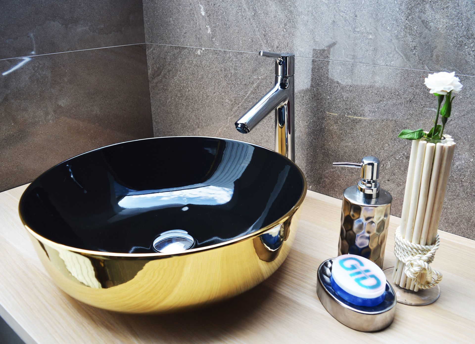 Раковина накладная 41.5см Gid Nc412 чёрный/золотой