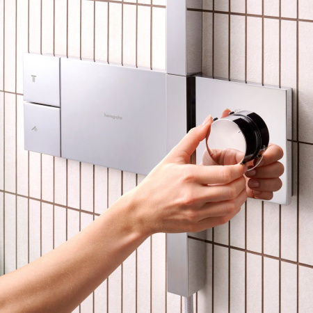 Душевая стойка Hansgrohe Raindance Alive Q 24580000 хром
