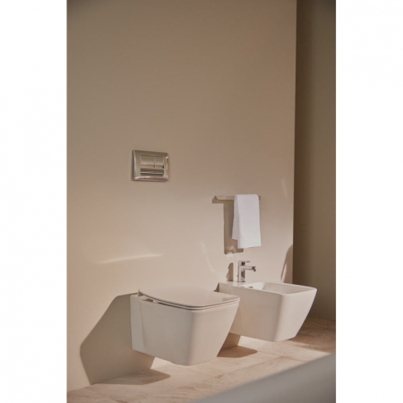 Пневматический промо-набор 4 в 1 Ideal Standard с унитазом T359601 STRADA II AquaBlade®, с сидением и крышкой T360101, с инсталляцией PROSYS 120 P и пневматической панелью смыва OLEAS™ P1