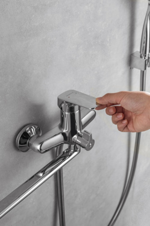 Смеситель для ванны с душем Aquatek AQ1033CR хром